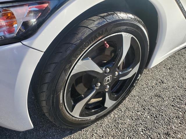 ☆キズやヘコミも☆　　ぶつけてしまった！ぶつけられちゃった！そんなときも大丈夫！自社鈑金工場も完備しています！自社工場だからこそ出来る丁寧な作業、納得の価格、もしもの時の対応もお任せ下さい！