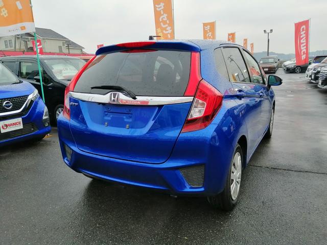 フィット １５Ｘ・Ｌパッケージ　８インチＳＤナビ　ＣＤ　ＤＶＤ　Ｂｌｕｅｔｏｏｔｈ　フルセグＴＶ　バックカメラ　ＥＴＣ　ドライブレコーダー　シティーブレーキ　アイドリングストップ　オートライト　ＬＥＤ　ステリモ　スマートキー（4枚目）