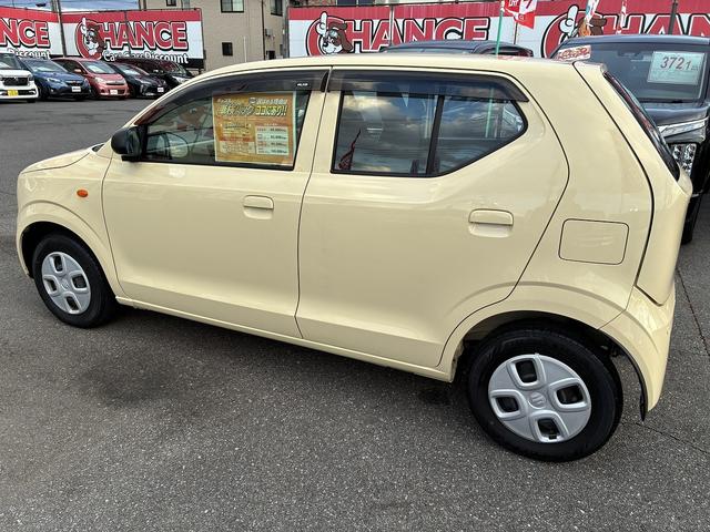 アルト Ｌ　アイドリングストップ　コーナーセンサー　レーンアシスト　衝突軽減　純正ＣＤオーディオ　シートヒーター　オートライト（10枚目）