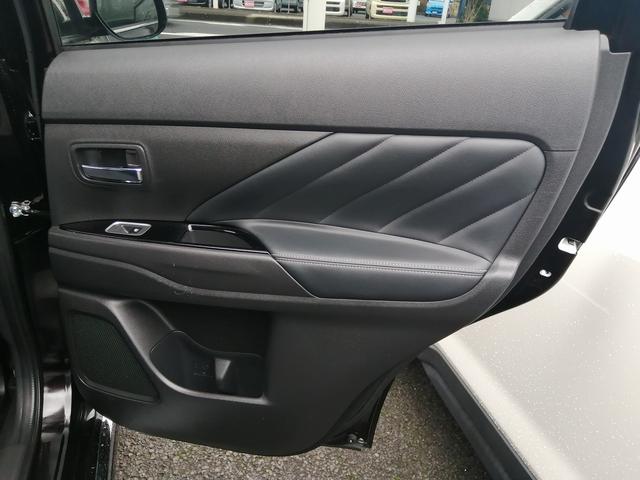 アウトランダーＰＨＥＶ Ｇナビパッケージ　純正ナビ　フルセグＴＶ　Ｂｌｕｅｔｏｏｔｈ接続　ＥＴＣ　全方位カメラ　バックカメラ　クルーズコントロール　ＬＥＤヘッド　エレクトリックテールゲート　パワーシート　シートヒーター　Ｅ－アシスト（55枚目）