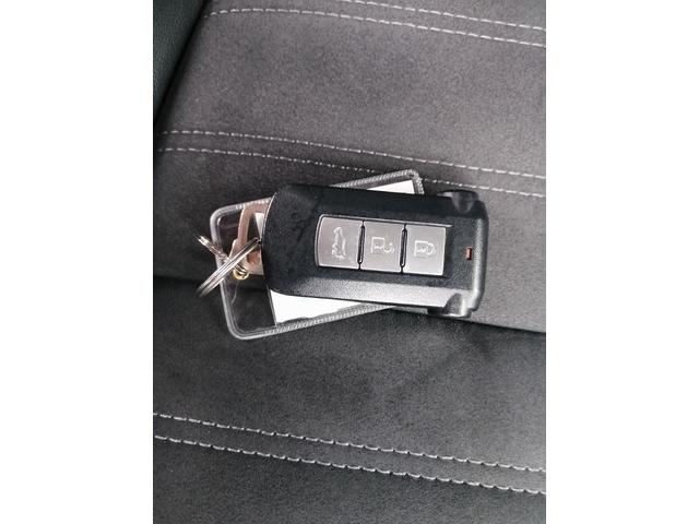 アウトランダーＰＨＥＶ Ｇナビパッケージ　純正ナビ　フルセグＴＶ　Ｂｌｕｅｔｏｏｔｈ接続　ＥＴＣ　全方位カメラ　バックカメラ　クルーズコントロール　ＬＥＤヘッド　エレクトリックテールゲート　パワーシート　シートヒーター　Ｅ－アシスト（66枚目）