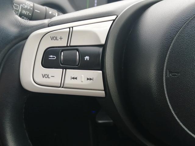 フィット ｅ：ＨＥＶホーム　純正ナビ　フルセグＴＶ　Ｂｌｕｅｔｏｏｔｈ接続　ＥＴＣ　バックカメラ　クルーズコントロール　ＬＥＤヘッドライト　プッシュスタート　スマートキー　ホンダセンシング　ハーフレザーシート（16枚目）