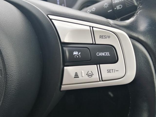 フィット ｅ：ＨＥＶホーム　純正ナビ　フルセグＴＶ　Ｂｌｕｅｔｏｏｔｈ接続　ＥＴＣ　バックカメラ　クルーズコントロール　ＬＥＤヘッドライト　プッシュスタート　スマートキー　ホンダセンシング　ハーフレザーシート（17枚目）