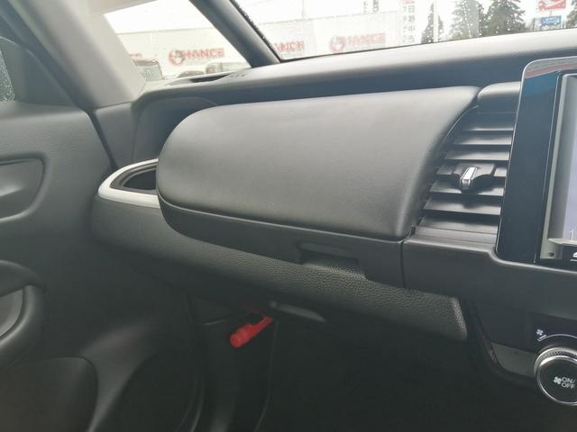 フィット ｅ：ＨＥＶホーム　純正ナビ　フルセグＴＶ　Ｂｌｕｅｔｏｏｔｈ接続　ＥＴＣ　バックカメラ　クルーズコントロール　ＬＥＤヘッドライト　プッシュスタート　スマートキー　ホンダセンシング　ハーフレザーシート（29枚目）