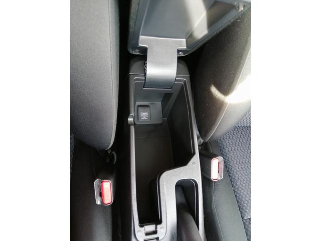 フィット １３Ｇ・Ｌ　ホンダセンシング　純正ナビ　フルセグＴＶ　Ｂｌｕｅｔｏｏｔｈ接続　ＣＤ／ＤＶＤ再生　ＥＴＣ　バックカメラ　クルーズコントロール　ＬＥＤヘッドライト　フロントフォグランプ　プッシュスタート　スマートキー　純正アルミ（27枚目）