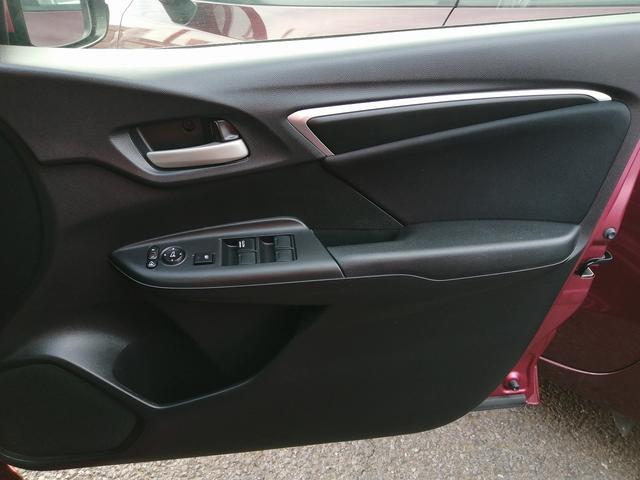 フィット １３Ｇ・Ｌ　ホンダセンシング　純正ナビ　フルセグＴＶ　Ｂｌｕｅｔｏｏｔｈ接続　ＣＤ／ＤＶＤ再生　ＥＴＣ　バックカメラ　クルーズコントロール　ＬＥＤヘッドライト　フロントフォグランプ　プッシュスタート　スマートキー　純正アルミ（43枚目）