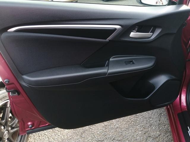 フィット １３Ｇ・Ｌ　ホンダセンシング　純正ナビ　フルセグＴＶ　Ｂｌｕｅｔｏｏｔｈ接続　ＣＤ／ＤＶＤ再生　ＥＴＣ　バックカメラ　クルーズコントロール　ＬＥＤヘッドライト　フロントフォグランプ　プッシュスタート　スマートキー　純正アルミ（49枚目）