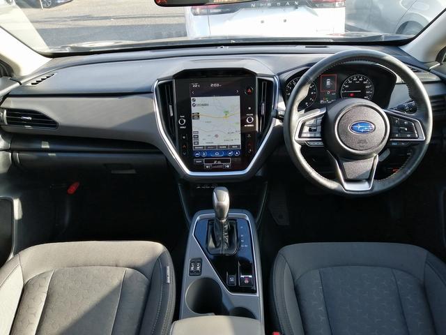 自社の関東運輸局認証工場【認証番号３－４９２４号】、国の指定を受けた自社工場で国家資格を持った整備士が整備付車検または、納車前点検整備プラス快適点検で快適カーライフをお届けします。