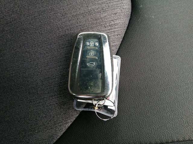 カムリ Ｇ　純正ナビ　フルセグＴＶ　Ｂｌｕｅｔｏｏｔｈ接続　ＥＴＣ　　バックカメラ　運転席パワーシート　ＬＥＤヘッド　プッシュスタート　スマートキー　クルーズコントロール　純正アルミ　トヨタセーフティーセンス（53枚目）