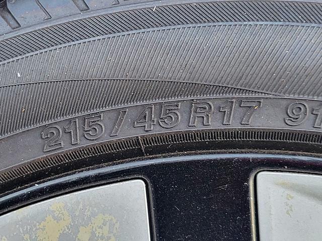 プリウスＰＨＶ Ｓ　オートエアコン　メモリーナビ　バックカメラ　ＥＴＣ　盗難防止装置　スマートキー　ＡＢＳ　カーテンエアバッグ　パワステ　アルミホイール　衝突安全ボディ　Ｗエアバッグ　パワーウインドウ　スマートキー（72枚目）