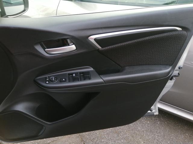フィットハイブリッド Ｆパッケージ　安全ボディ　ＮＡＶＩ　メモリーナビゲーション　盗難警報装置　ＡＵＴＯエアコン　ＥＣＯＮ　ＡＢＳ付　横滑り防止システム　スマートキー　運転席エアバック　助手席エアバック　パワーステアリング（36枚目）