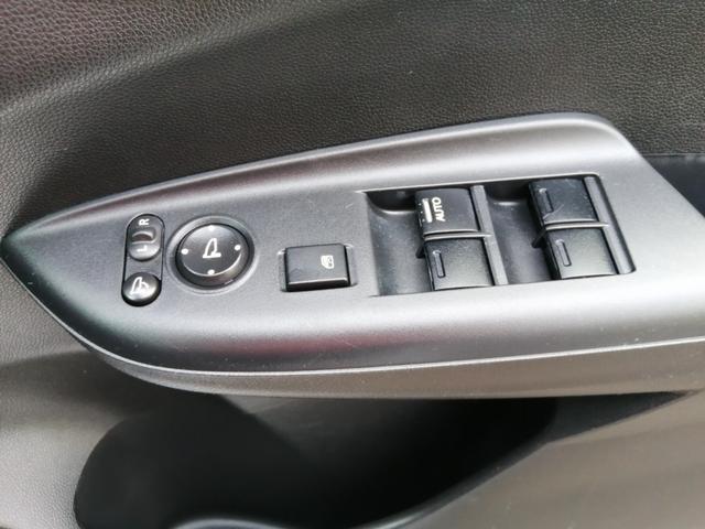 フィットハイブリッド Ｆパッケージ　安全ボディ　ＮＡＶＩ　メモリーナビゲーション　盗難警報装置　ＡＵＴＯエアコン　ＥＣＯＮ　ＡＢＳ付　横滑り防止システム　スマートキー　運転席エアバック　助手席エアバック　パワーステアリング（37枚目）