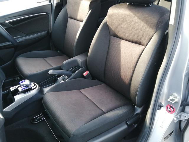 フィットハイブリッド Ｆパッケージ　安全ボディ　ＮＡＶＩ　メモリーナビゲーション　盗難警報装置　ＡＵＴＯエアコン　ＥＣＯＮ　ＡＢＳ付　横滑り防止システム　スマートキー　運転席エアバック　助手席エアバック　パワーステアリング（41枚目）