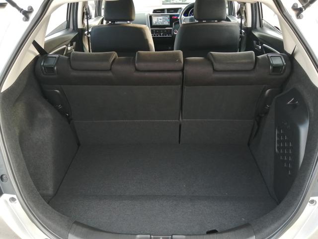 フィットハイブリッド Ｆパッケージ　安全ボディ　ＮＡＶＩ　メモリーナビゲーション　盗難警報装置　ＡＵＴＯエアコン　ＥＣＯＮ　ＡＢＳ付　横滑り防止システム　スマートキー　運転席エアバック　助手席エアバック　パワーステアリング（45枚目）