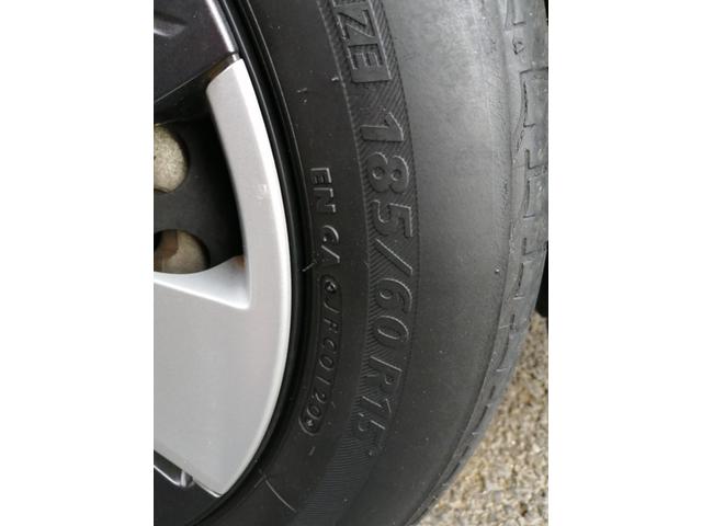 フィットハイブリッド Ｆパッケージ　安全ボディ　ＮＡＶＩ　メモリーナビゲーション　盗難警報装置　ＡＵＴＯエアコン　ＥＣＯＮ　ＡＢＳ付　横滑り防止システム　スマートキー　運転席エアバック　助手席エアバック　パワーステアリング（53枚目）