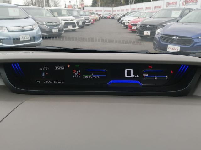 フリードハイブリッド ハイブリッド・Ｇ　社外ナビ　フルセグＴＶ　Ｂｌｕｅｔｏｏｔｈ接続　ＣＤ／ＤＶＤ再生　ＥＴＣ　バックカメラ　シートヒーター　両側パワースライドドア　アイドリングストップ　ＬＥＤヘッド　クルーズコントロール　純正アルミ（15枚目）