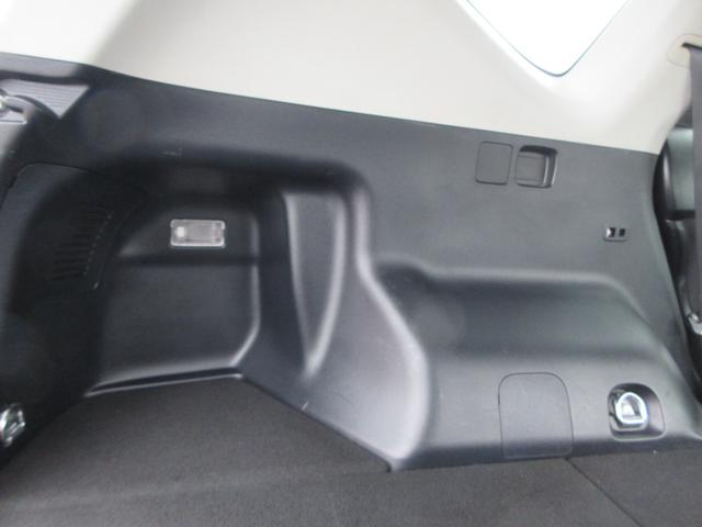 プリウスアルファ Ｓ　純正ナビ　ワンセグＴＶ　Ｂｌｕｅｔｏｏｔｈオーディオ　バックカメラ　ＥＴＣ　アルミホイール　フォグライト　横滑り防止　ＡＢＳ　運転席エアバック　助手席エアバック（19枚目）