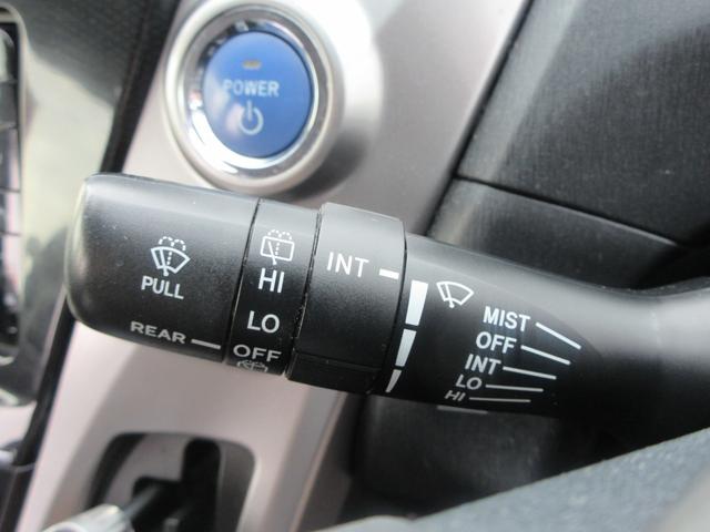 プリウスアルファ Ｓ　純正ナビ　ワンセグＴＶ　Ｂｌｕｅｔｏｏｔｈオーディオ　バックカメラ　ＥＴＣ　アルミホイール　フォグライト　横滑り防止　ＡＢＳ　運転席エアバック　助手席エアバック（27枚目）