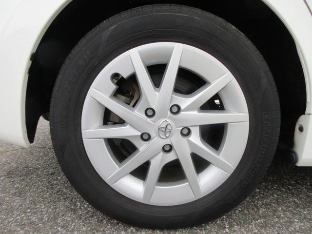 プリウスアルファ Ｓ　純正ナビ　ワンセグＴＶ　Ｂｌｕｅｔｏｏｔｈオーディオ　バックカメラ　ＥＴＣ　アルミホイール　フォグライト　横滑り防止　ＡＢＳ　運転席エアバック　助手席エアバック（54枚目）