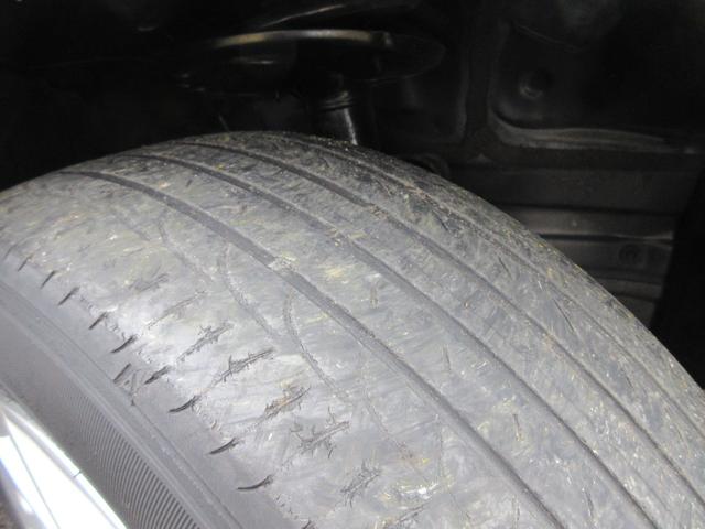 プリウスアルファ Ｓ　純正ナビ　ワンセグＴＶ　Ｂｌｕｅｔｏｏｔｈオーディオ　バックカメラ　ＥＴＣ　アルミホイール　フォグライト　横滑り防止　ＡＢＳ　運転席エアバック　助手席エアバック（57枚目）