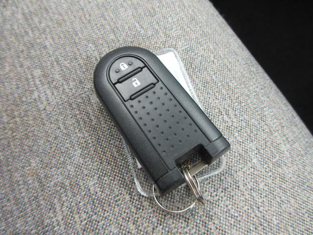 パッソ Ｘ　ＬパッケージＳ　メモリナビ　ＣＤ　ＤＶＤ再生　ワンセグＴＶ　Ｂｌｕｅｔｏｏｔｈ　バックカメラ　ＥＴＣ　スマートキー　衝突軽減ブレーキ　アイドリングストップ　ベンチシート　横滑り防止（29枚目）