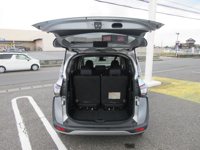 シエンタ ハイブリッドG メモリーナビ ETC フルセグ 電格ミラー 横滑り防止装置 プライバシーガラス エアバッグ フルフラット 3列シート 7人乗り 衝突軽減ブレーキ 両側電動スライドドア HIDライト スマートキー(18枚目)