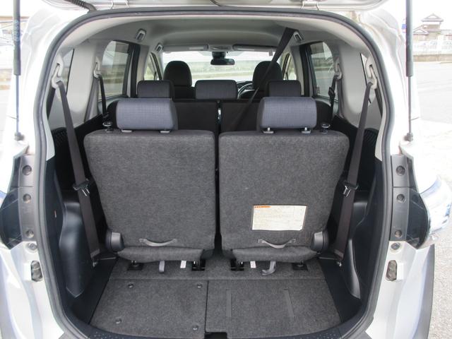 シエンタ ハイブリッドG メモリーナビ ETC フルセグ 電格ミラー 横滑り防止装置 プライバシーガラス エアバッグ フルフラット 3列シート 7人乗り 衝突軽減ブレーキ 両側電動スライドドア HIDライト スマートキー(19枚目)