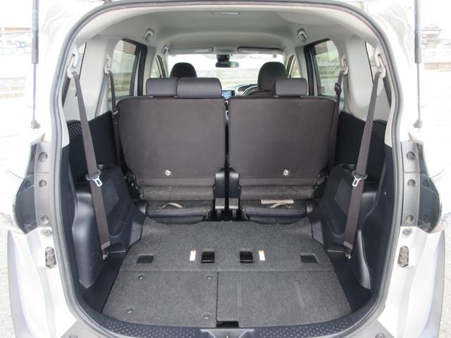 シエンタ ハイブリッドG メモリーナビ ETC フルセグ 電格ミラー 横滑り防止装置 プライバシーガラス エアバッグ フルフラット 3列シート 7人乗り 衝突軽減ブレーキ 両側電動スライドドア HIDライト スマートキー(20枚目)