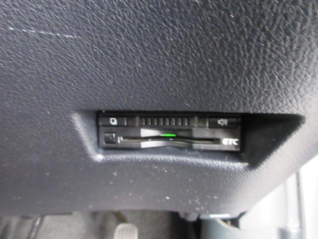 シエンタ ハイブリッドG メモリーナビ ETC フルセグ 電格ミラー 横滑り防止装置 プライバシーガラス エアバッグ フルフラット 3列シート 7人乗り 衝突軽減ブレーキ 両側電動スライドドア HIDライト スマートキー(32枚目)