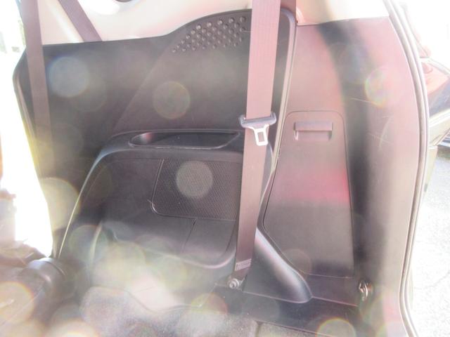 シエンタ G 純正ナビ フルセグTV Bluetoothオーディオ バックカメラ ETC スマートキー 両側電動スライドドア シートヒーター LEDヘッドライト フォグライト 衝突被害軽減システム(19枚目)