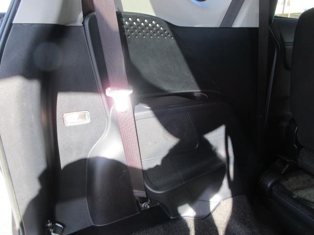 シエンタ G 純正ナビ フルセグTV Bluetoothオーディオ バックカメラ ETC スマートキー 両側電動スライドドア シートヒーター LEDヘッドライト フォグライト 衝突被害軽減システム(20枚目)