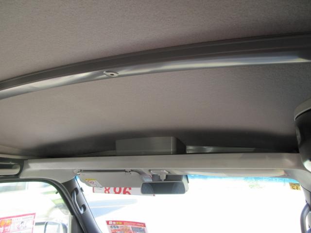 ハイゼットカーゴ ＤＸ　Ｂｌｕｅｔｏｏｔｈ　ワンセグＴＶ　ＥＴＣ　キーレス　ＣＤ　衝突軽減ブレーキ　横滑り防止装置　ＡＢＳ　アイドリングストップ　フルフラットシート　両側スライドドア　プライバシーガラス（11枚目）