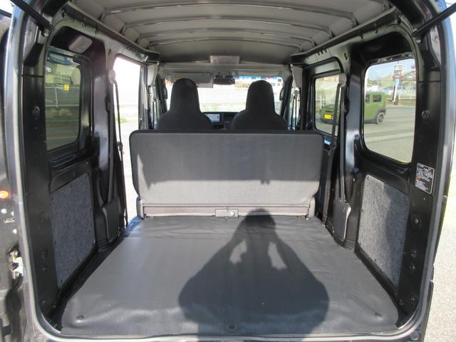 ハイゼットカーゴ ＤＸ　Ｂｌｕｅｔｏｏｔｈ　ワンセグＴＶ　ＥＴＣ　キーレス　ＣＤ　衝突軽減ブレーキ　横滑り防止装置　ＡＢＳ　アイドリングストップ　フルフラットシート　両側スライドドア　プライバシーガラス（16枚目）