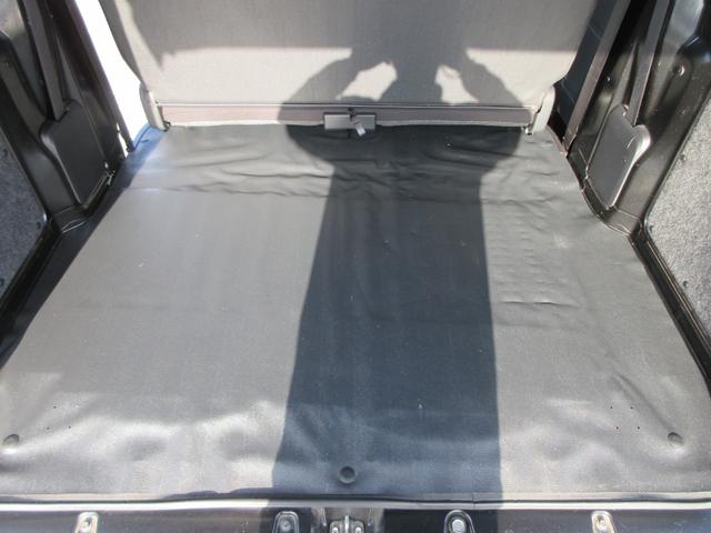 ハイゼットカーゴ ＤＸ　Ｂｌｕｅｔｏｏｔｈ　ワンセグＴＶ　ＥＴＣ　キーレス　ＣＤ　衝突軽減ブレーキ　横滑り防止装置　ＡＢＳ　アイドリングストップ　フルフラットシート　両側スライドドア　プライバシーガラス（17枚目）