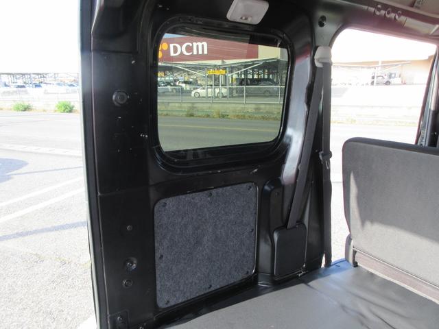ハイゼットカーゴ ＤＸ　Ｂｌｕｅｔｏｏｔｈ　ワンセグＴＶ　ＥＴＣ　キーレス　ＣＤ　衝突軽減ブレーキ　横滑り防止装置　ＡＢＳ　アイドリングストップ　フルフラットシート　両側スライドドア　プライバシーガラス（19枚目）