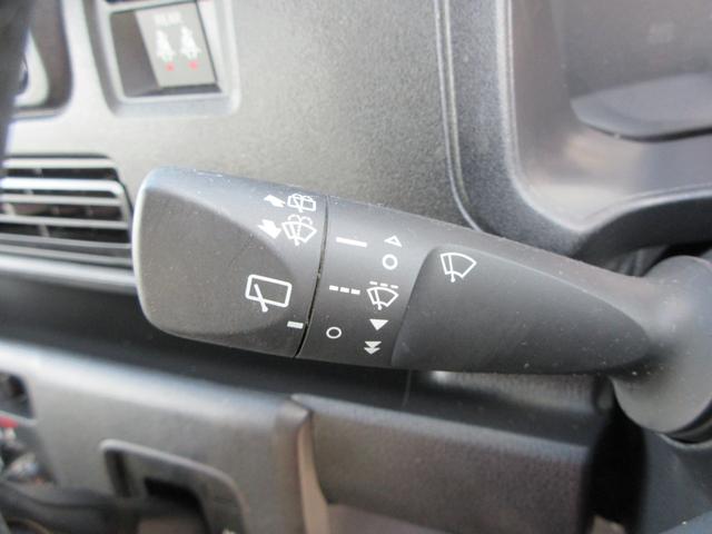 ハイゼットカーゴ ＤＸ　Ｂｌｕｅｔｏｏｔｈ　ワンセグＴＶ　ＥＴＣ　キーレス　ＣＤ　衝突軽減ブレーキ　横滑り防止装置　ＡＢＳ　アイドリングストップ　フルフラットシート　両側スライドドア　プライバシーガラス（31枚目）