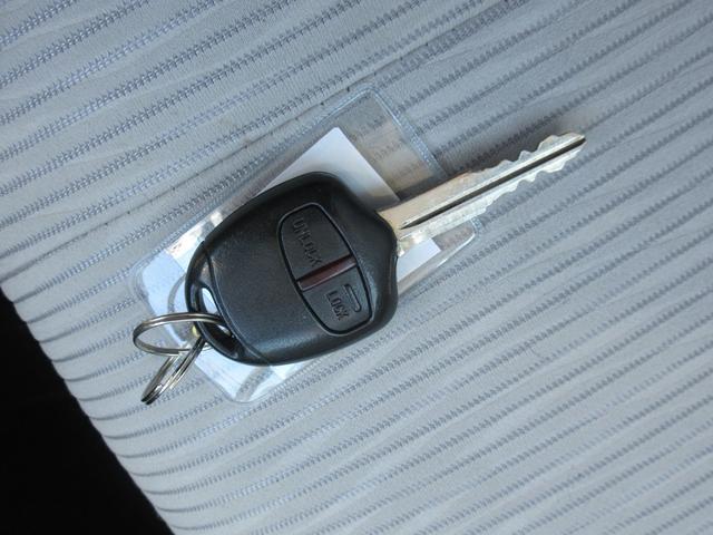 ｅＫワゴン Ｅ　社外ナビ　ワンセグ　電格ミラー　取扱説明書　ベンチシート　フルフラットシート　キーレス　エアバッグ　助手席エアバッグ　ＡＢＳ　インパネＡＴ　ＣＤ　ＤＶＤ　ハロゲン　エアコン　パワステ（24枚目）