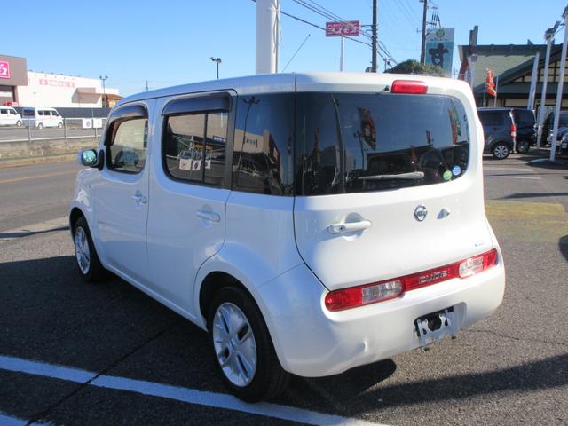 キューブ １５Ｘ　スマートキー　ＡＢＳ　横滑り防止装置　アイドリングストップ　エアバッグ　助手席エアバッグ　プライバシーガラス　フルフラットシート（10枚目）