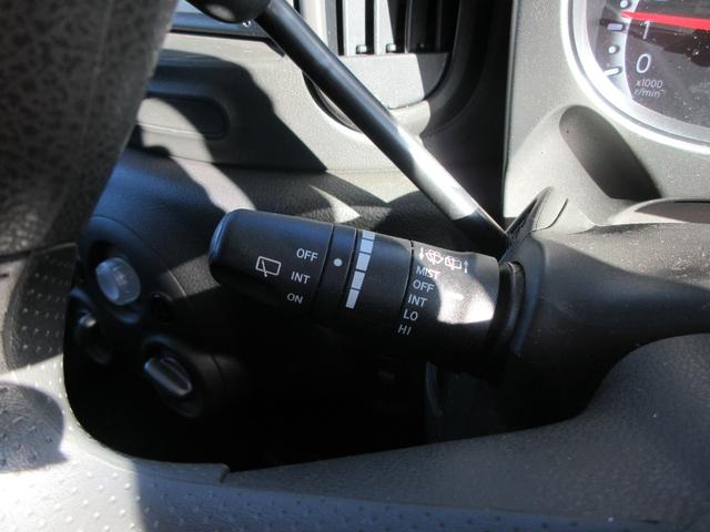 キューブ １５Ｘ　スマートキー　ＡＢＳ　横滑り防止装置　アイドリングストップ　エアバッグ　助手席エアバッグ　プライバシーガラス　フルフラットシート（15枚目）