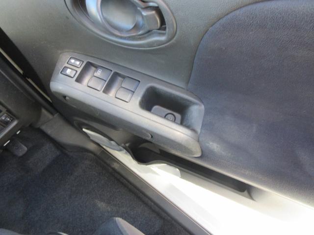 キューブ １５Ｘ　スマートキー　ＡＢＳ　横滑り防止装置　アイドリングストップ　エアバッグ　助手席エアバッグ　プライバシーガラス　フルフラットシート（19枚目）