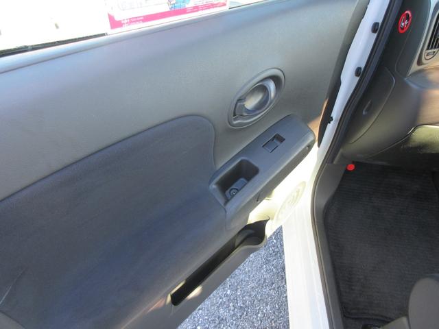 キューブ １５Ｘ　スマートキー　ＡＢＳ　横滑り防止装置　アイドリングストップ　エアバッグ　助手席エアバッグ　プライバシーガラス　フルフラットシート（31枚目）