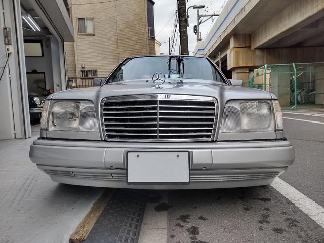 Eクラス E320 本革シート/左ハンドル/AMG17インチAW/AMGダウンサス/ビルシュタインショック(4枚目)