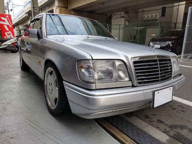 Eクラス E320 本革シート/左ハンドル/AMG17インチAW/AMGダウンサス/ビルシュタインショック(6枚目)