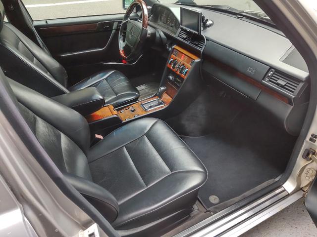 Eクラス E320 本革シート/左ハンドル/AMG17インチAW/AMGダウンサス/ビルシュタインショック(44枚目)