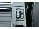 運転席・助手席には寒い季節の必需品、シートヒーター