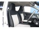 運転席も目立ったダメージも無くきれいな状態が保たれております!