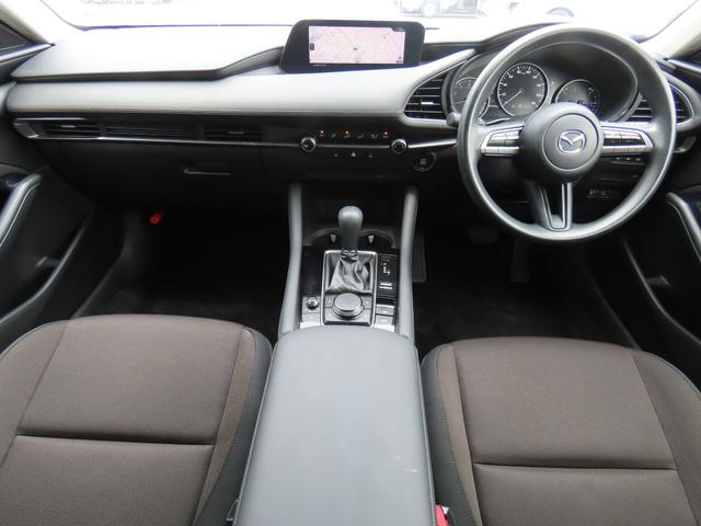 ＭＡＺＤＡ３セダン １５Ｃ　ＥＴＣ　クリアランスソナー　バックカメラ　ナビ　ＡＴ　アイドリングストップ　電動格納ミラー　ＵＳＢ　Ｂｌｕｅｔｏｏｔｈ　ＥＳＣ　エアコン　パワーステアリング　パワーウィンドウ（2枚目）