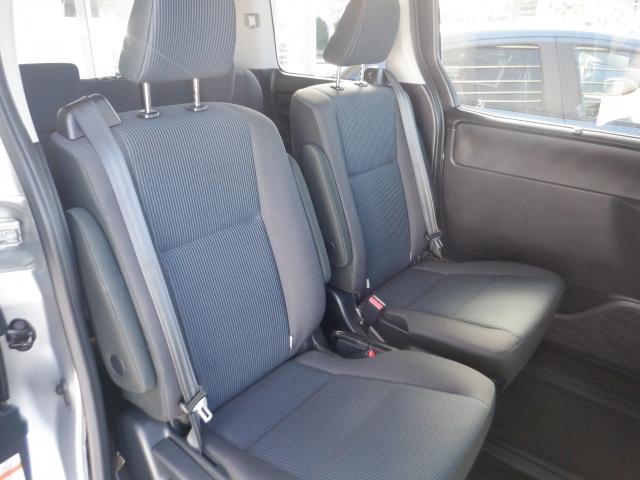 ヴォクシー X ナビ ETC キーレス 両側/片側電動スライドドア クルーズコントロール アイドリングストップ 横滑り防止装置 ウィンカーミラー CD パワステ パワーウィンドウ ABS(15枚目)