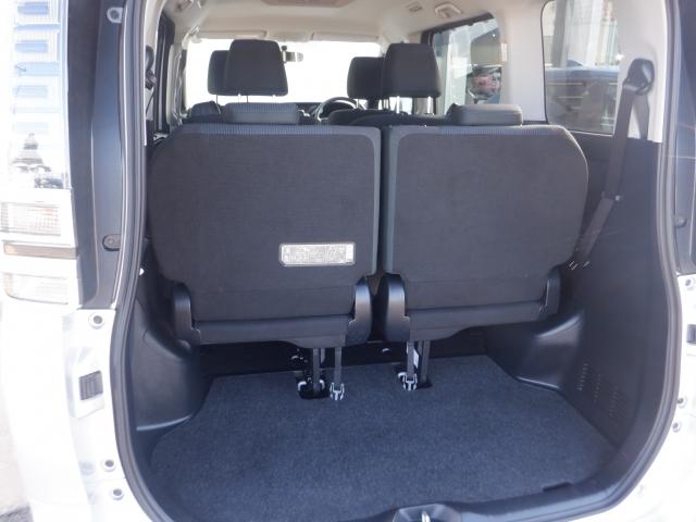 ヴォクシー X ナビ ETC キーレス 両側/片側電動スライドドア クルーズコントロール アイドリングストップ 横滑り防止装置 ウィンカーミラー CD パワステ パワーウィンドウ ABS(19枚目)