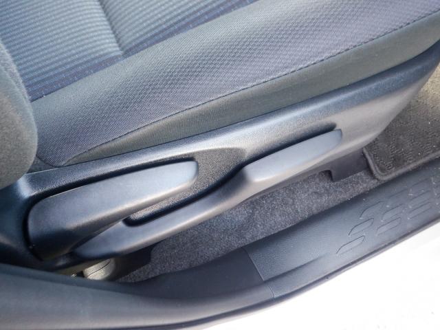 ヴォクシー X ナビ ETC キーレス 両側/片側電動スライドドア クルーズコントロール アイドリングストップ 横滑り防止装置 ウィンカーミラー CD パワステ パワーウィンドウ ABS(24枚目)